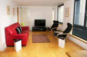 JOIVY Inviting flat with parking in Canonmills